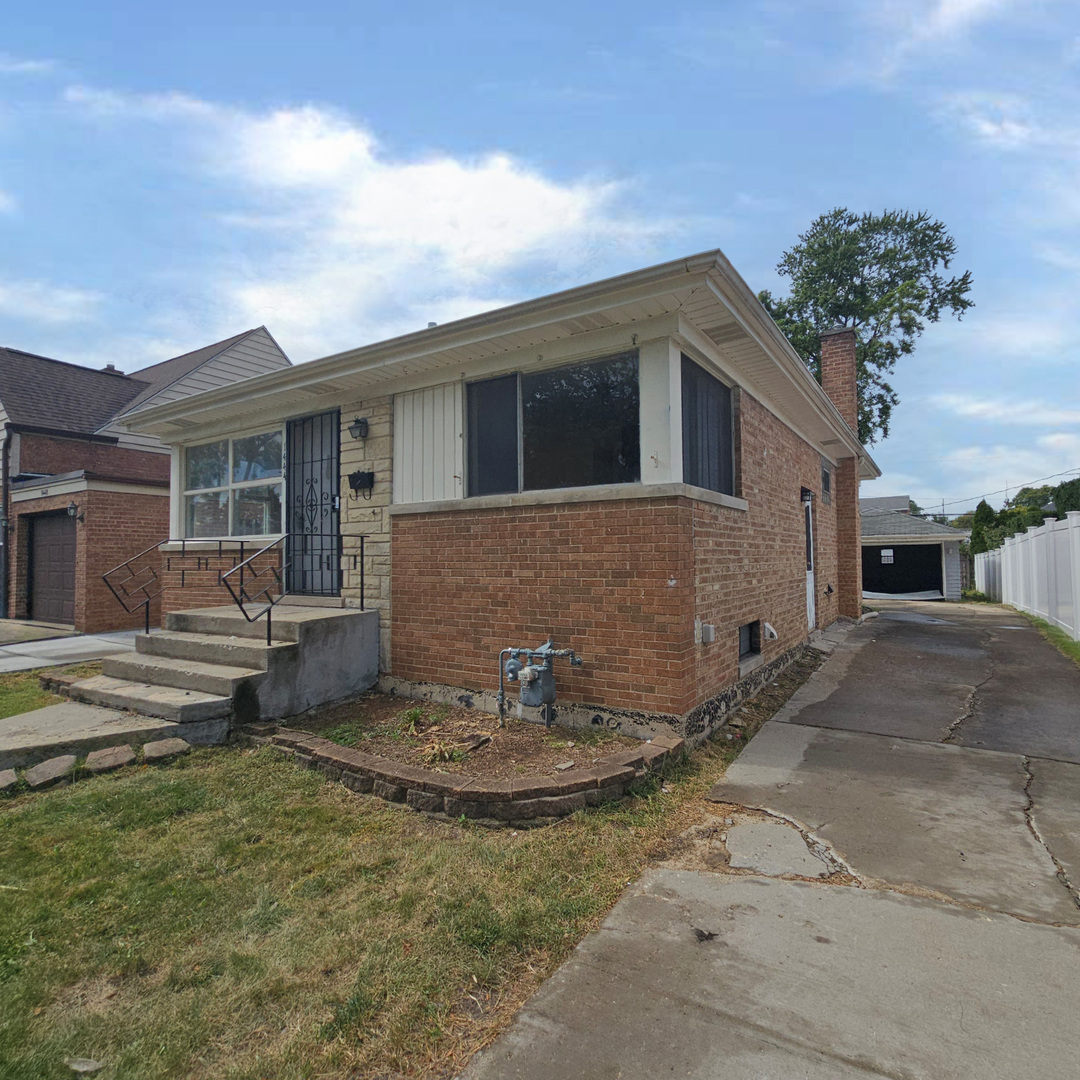 1444 Morris Avenue Property Photo 3