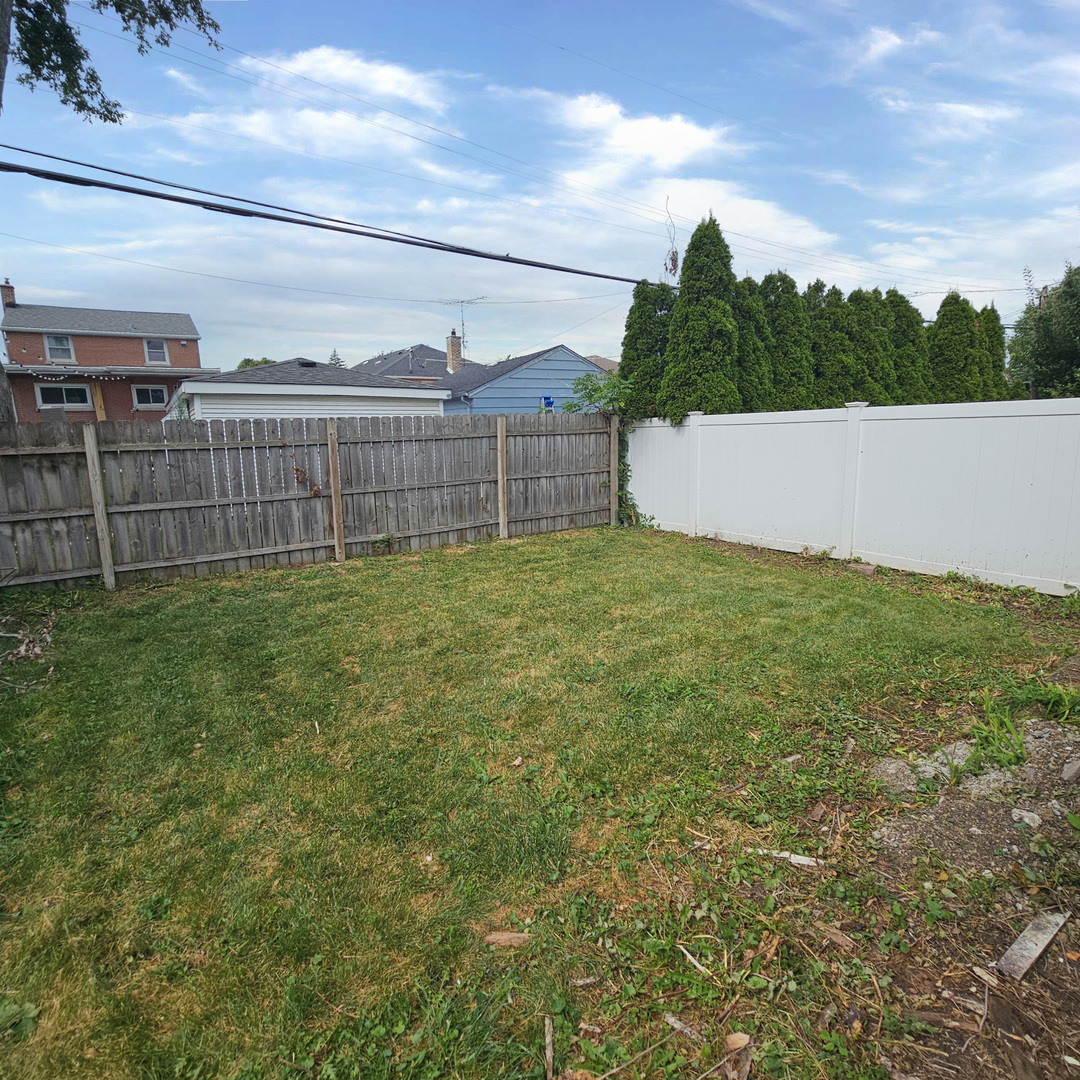 1444 Morris Avenue Property Photo 4
