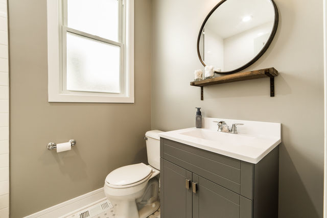 5625 N Menard Avenue Property Photo 16