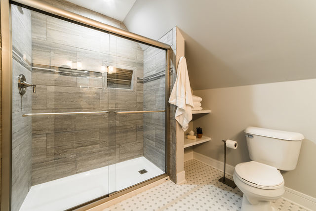5625 N Menard Avenue Property Photo 17