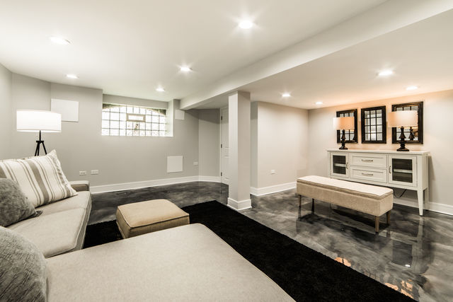 5625 N Menard Avenue Property Photo 22