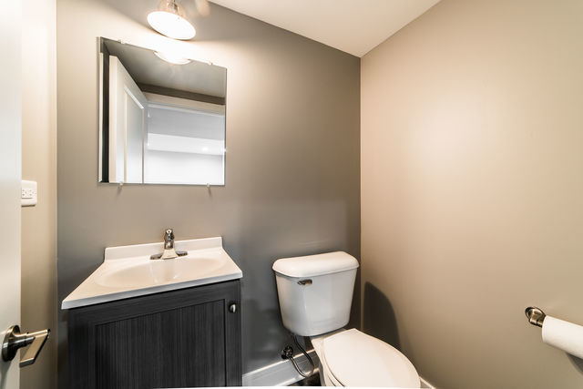 5625 N Menard Avenue Property Photo 25