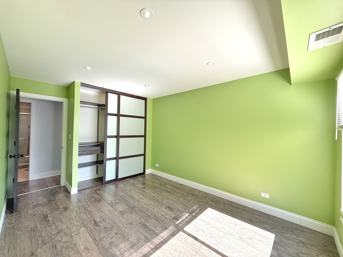 502 W Huntington Commons Road 438 Property Photo 10