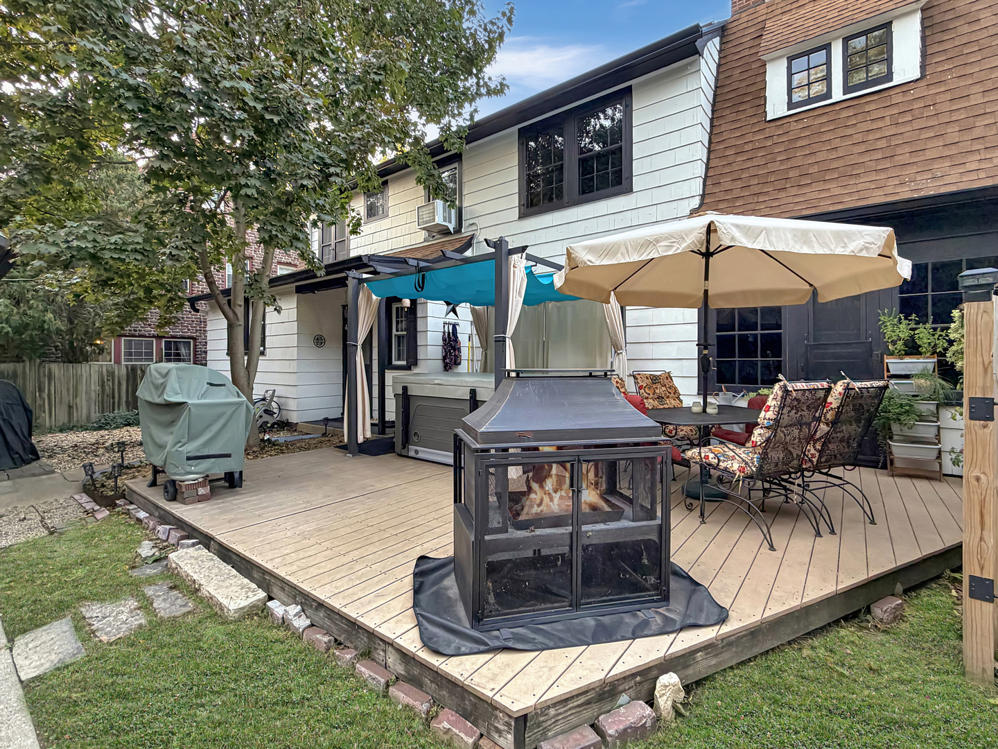 1569 W Stephenson Street Property Photo 2