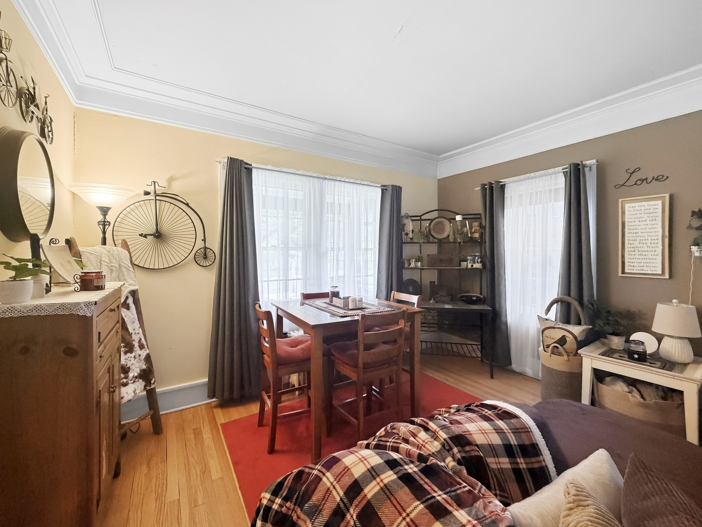 1569 W Stephenson Street Property Photo 14