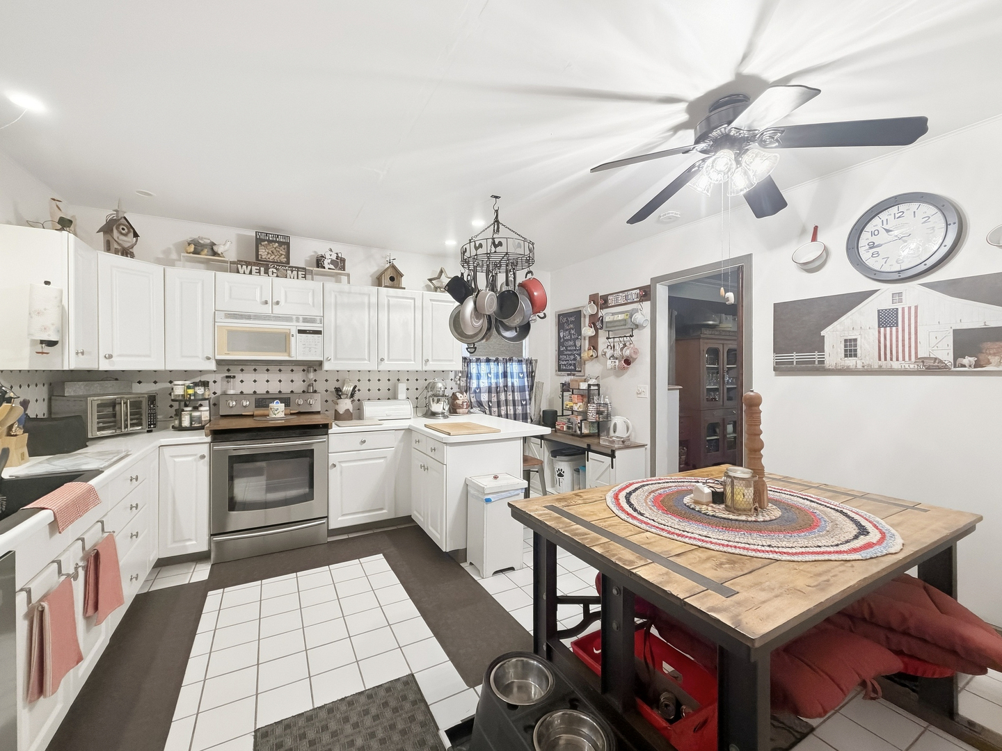 1569 W Stephenson Street Property Photo 20