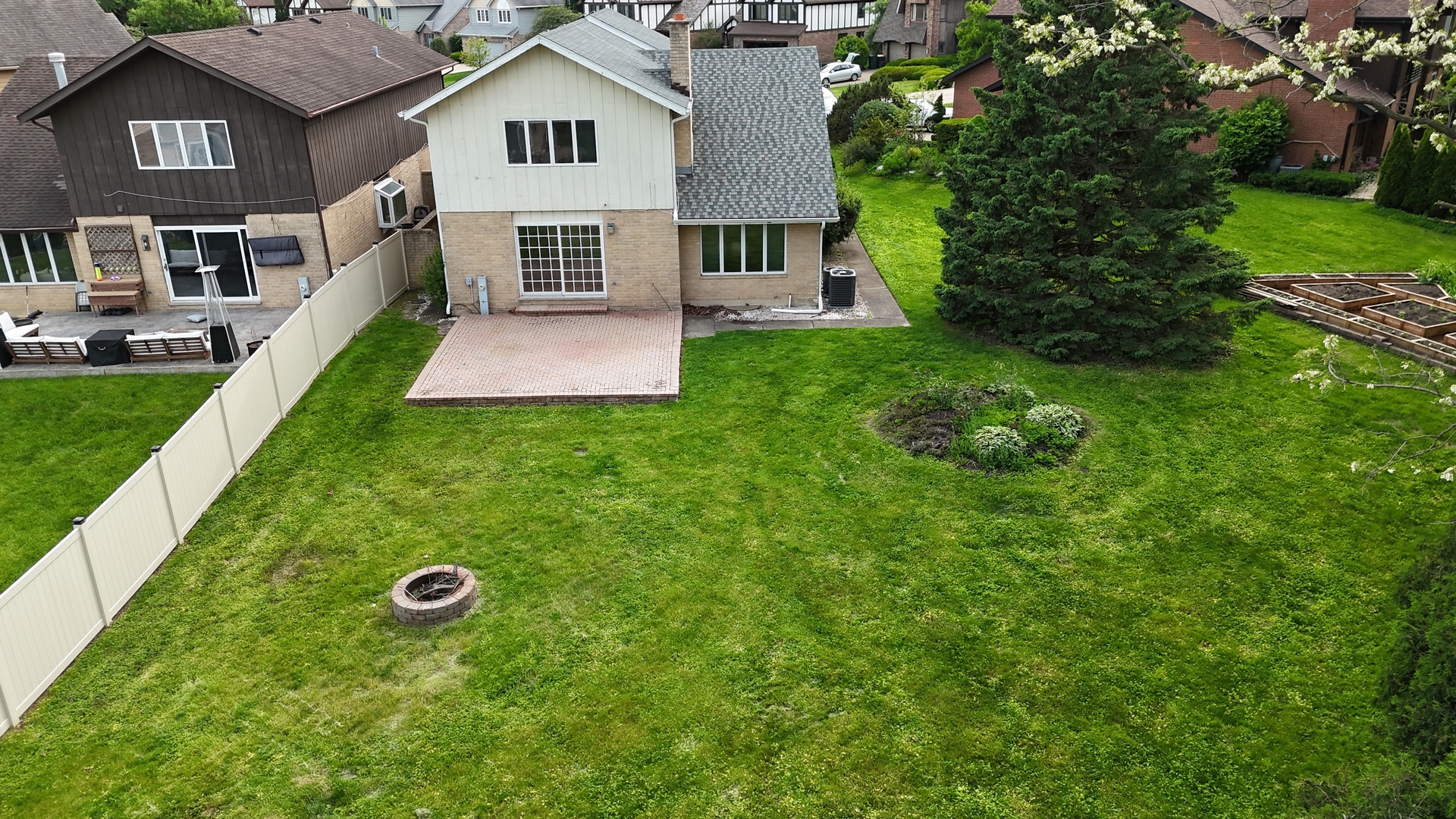 8315 Helen Court Property Photo 2