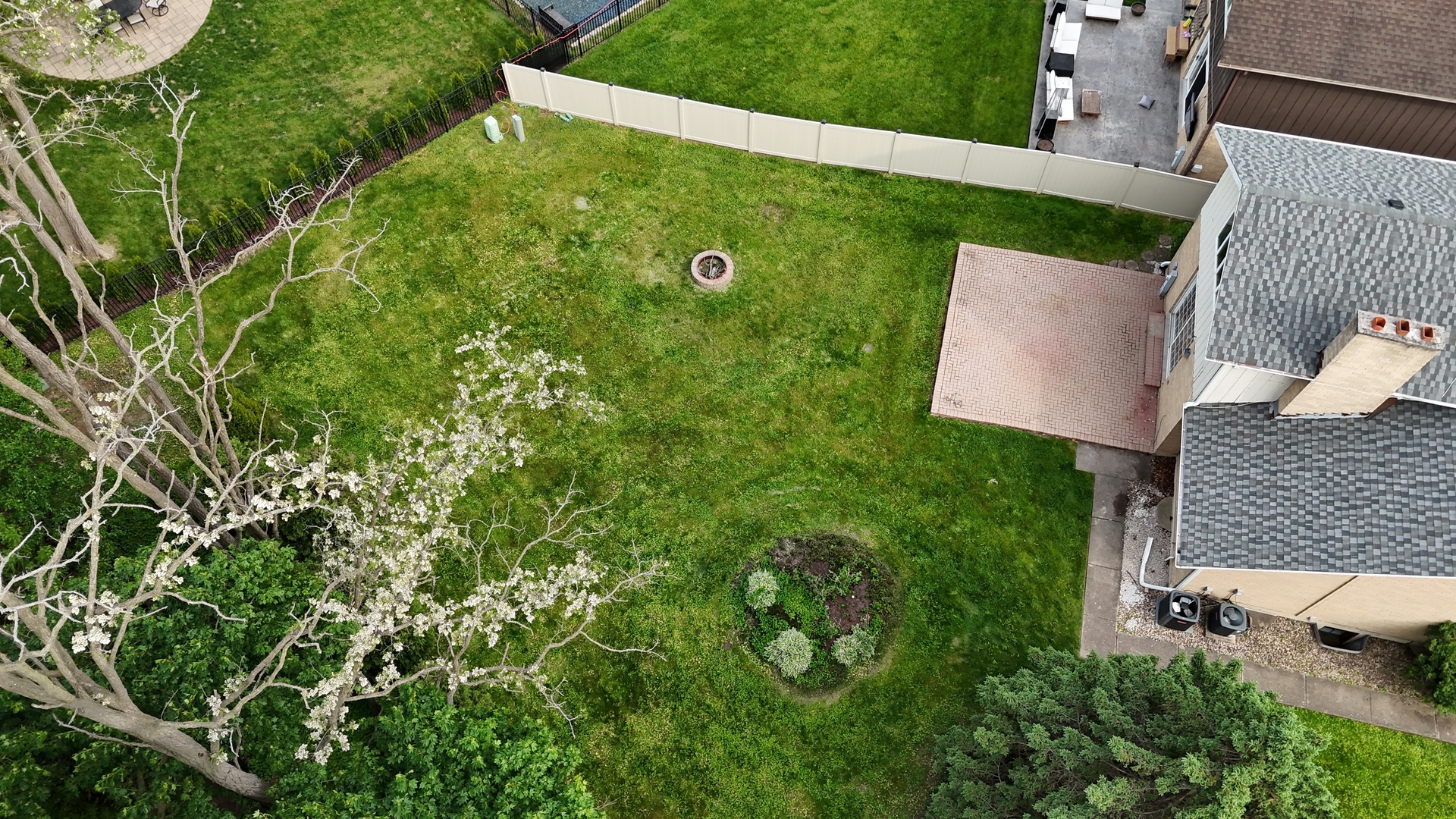8315 Helen Court Property Photo 3