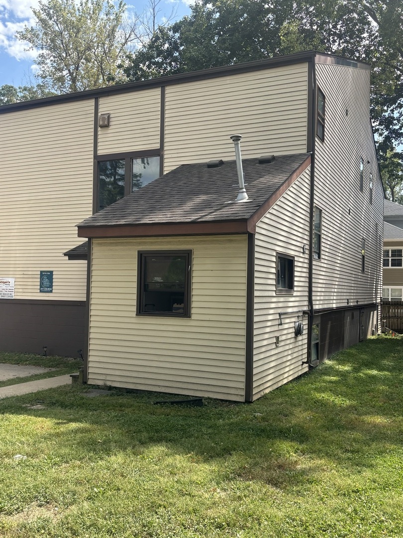 707 W Elm Street Property Photo 2