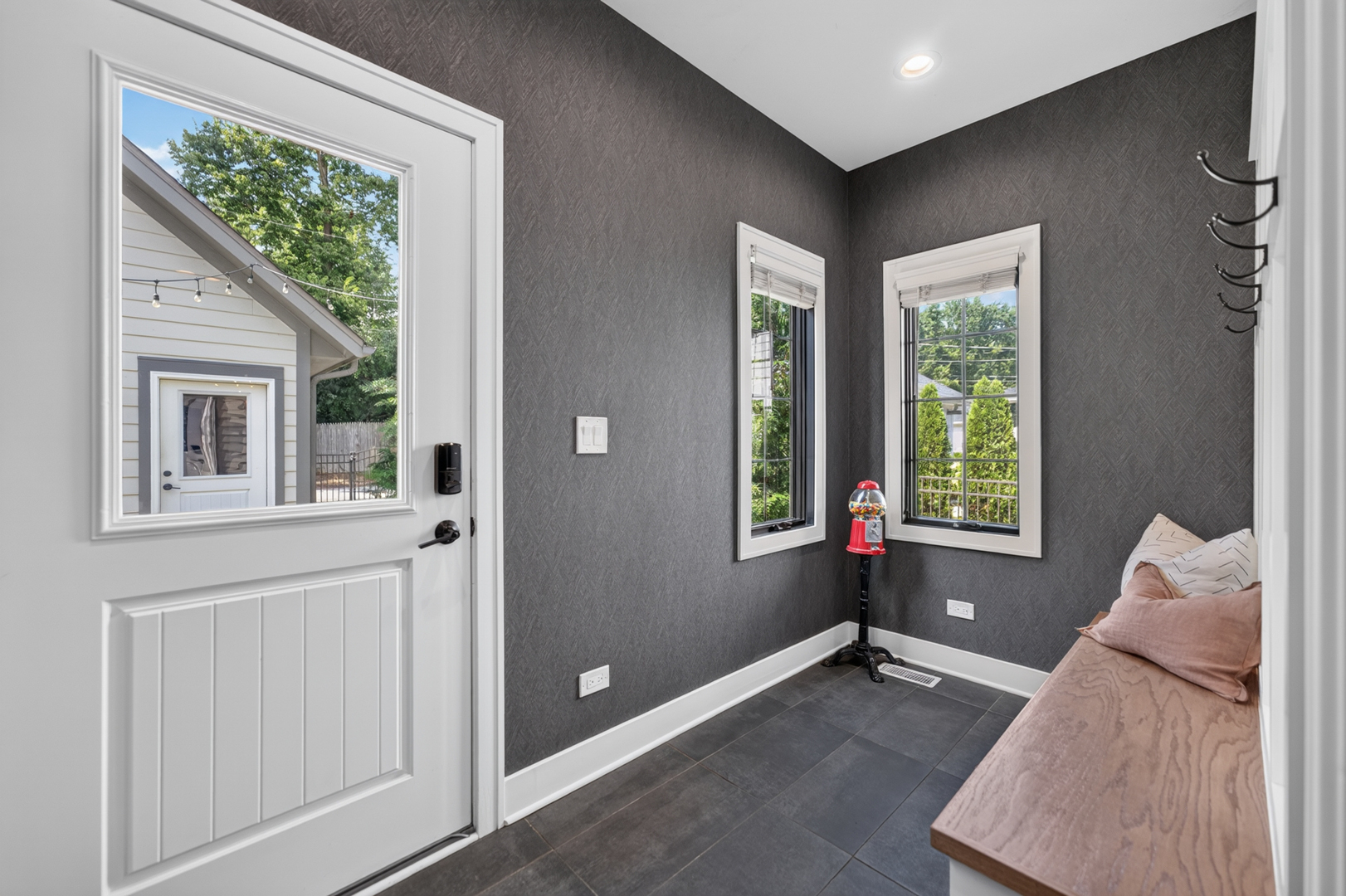 406 S River Lane Property Photo 26