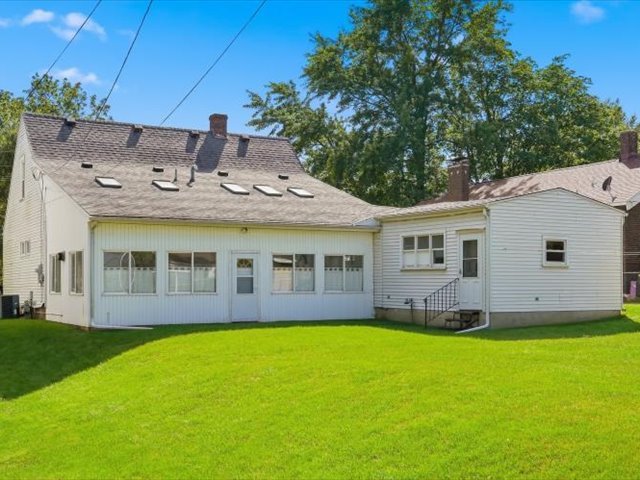 405 E 3rd Street Property Photo 3