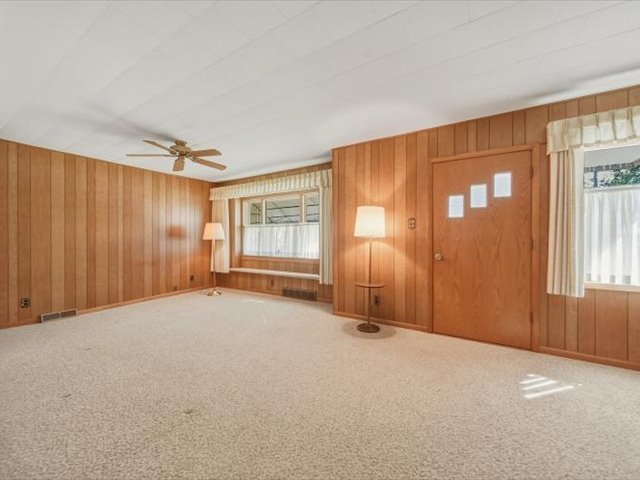 405 E 3rd Street Property Photo 5