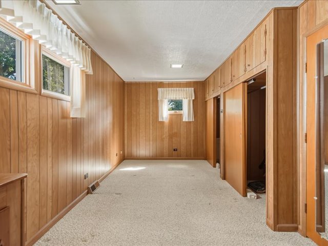 405 E 3rd Street Property Photo 11
