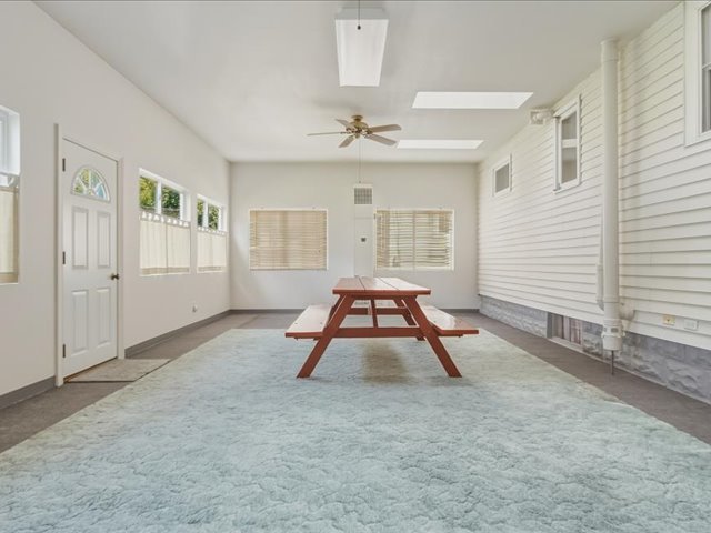 405 E 3rd Street Property Photo 14