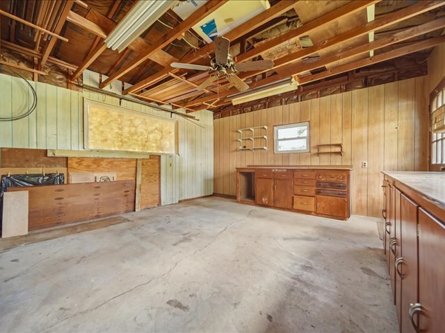 405 E 3rd Street Property Photo 22