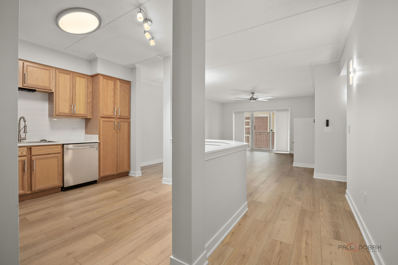 8711 W Bryn Mawr Avenue 609 Property Photo 4