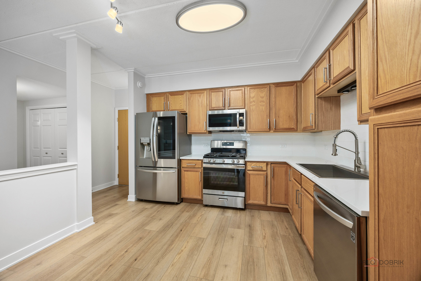 8711 W Bryn Mawr Avenue 609 Property Photo 9