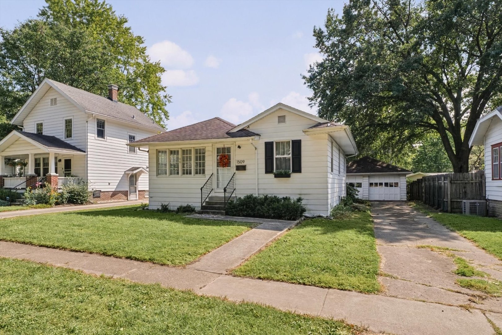 1509 W Clark Street Property Photo 3
