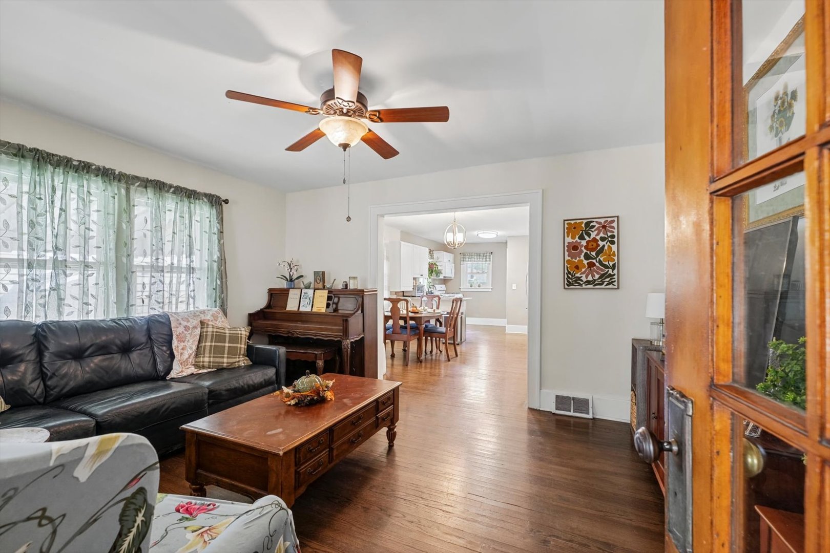 1509 W Clark Street Property Photo 6