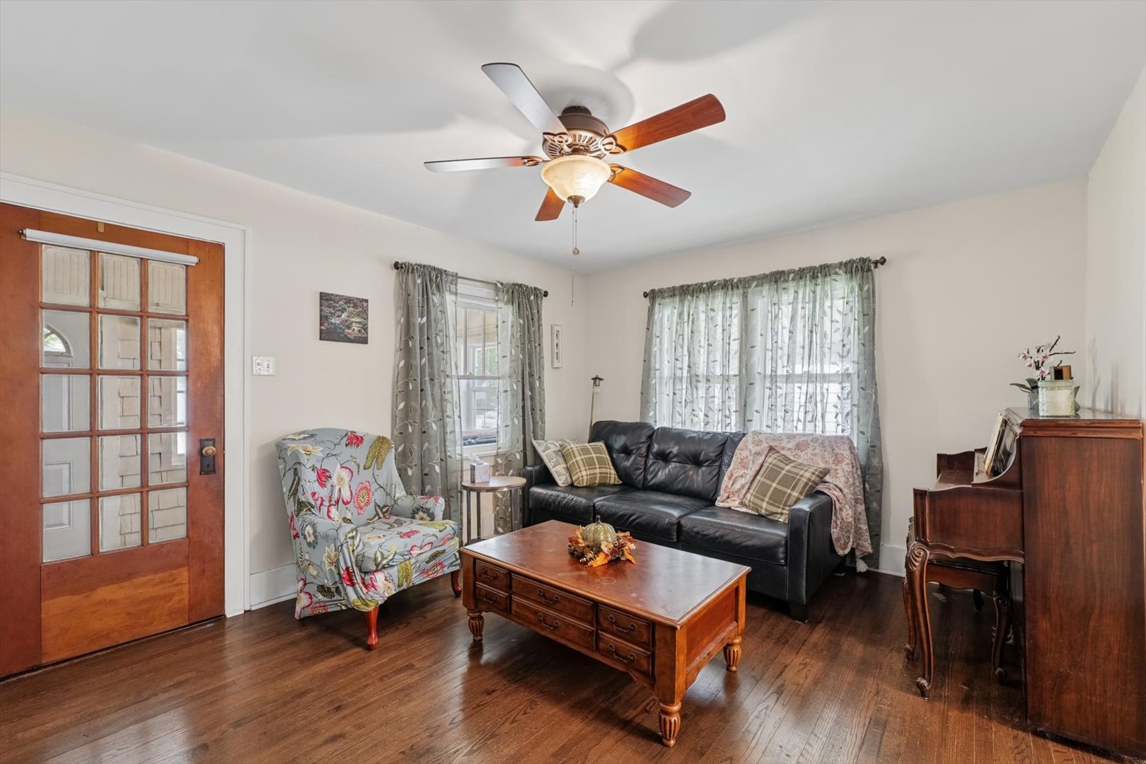 1509 W Clark Street Property Photo 7