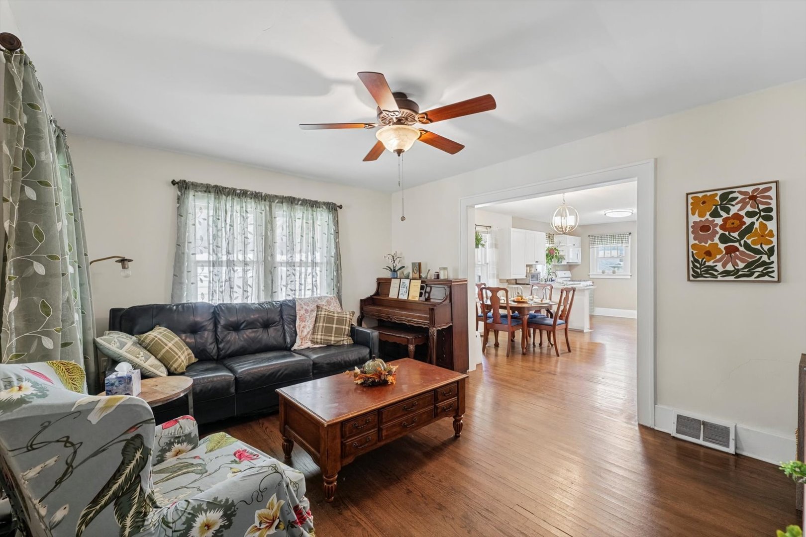 1509 W Clark Street Property Photo 8