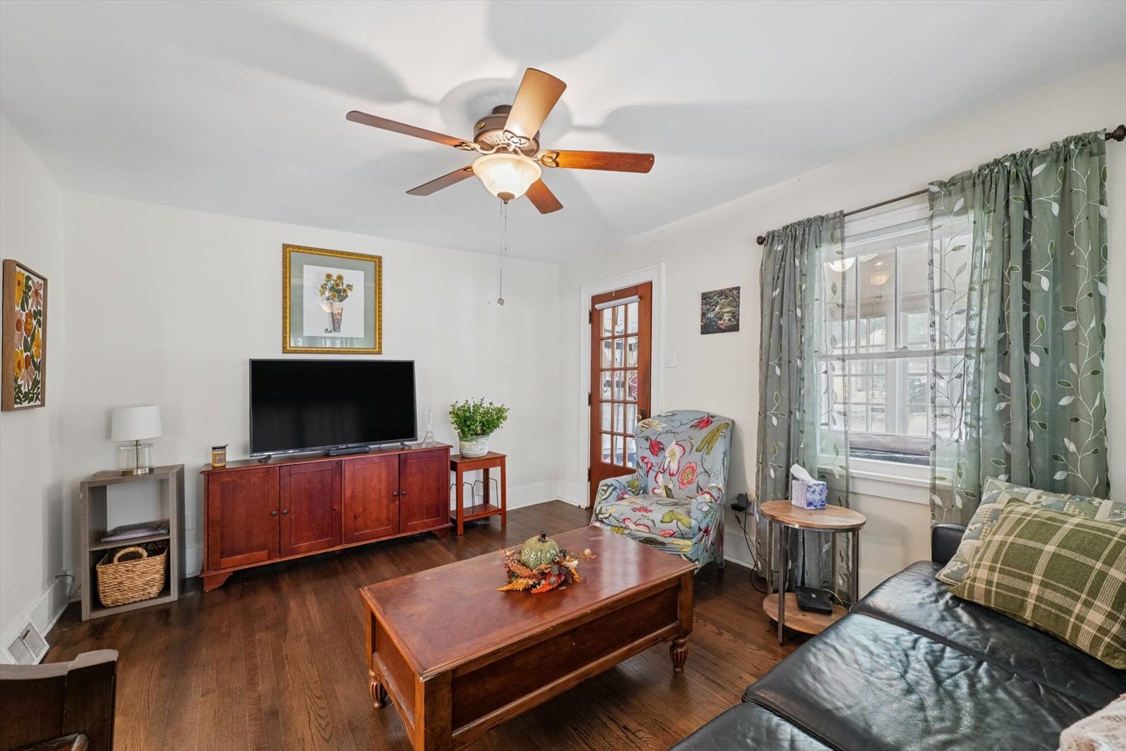 1509 W Clark Street Property Photo 9