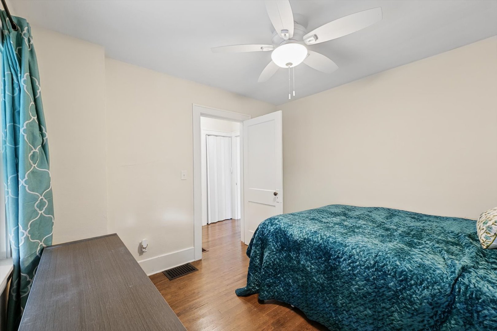 1509 W Clark Street Property Photo 21