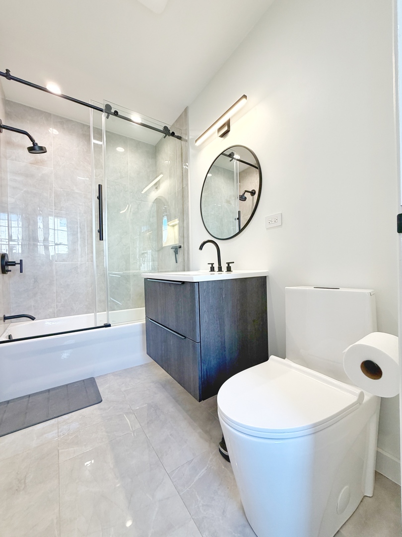 2427 W Grenshaw Street 2 Property Photo 18