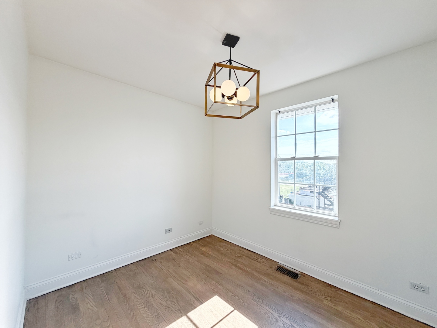 2427 W Grenshaw Street 2 Property Photo 23