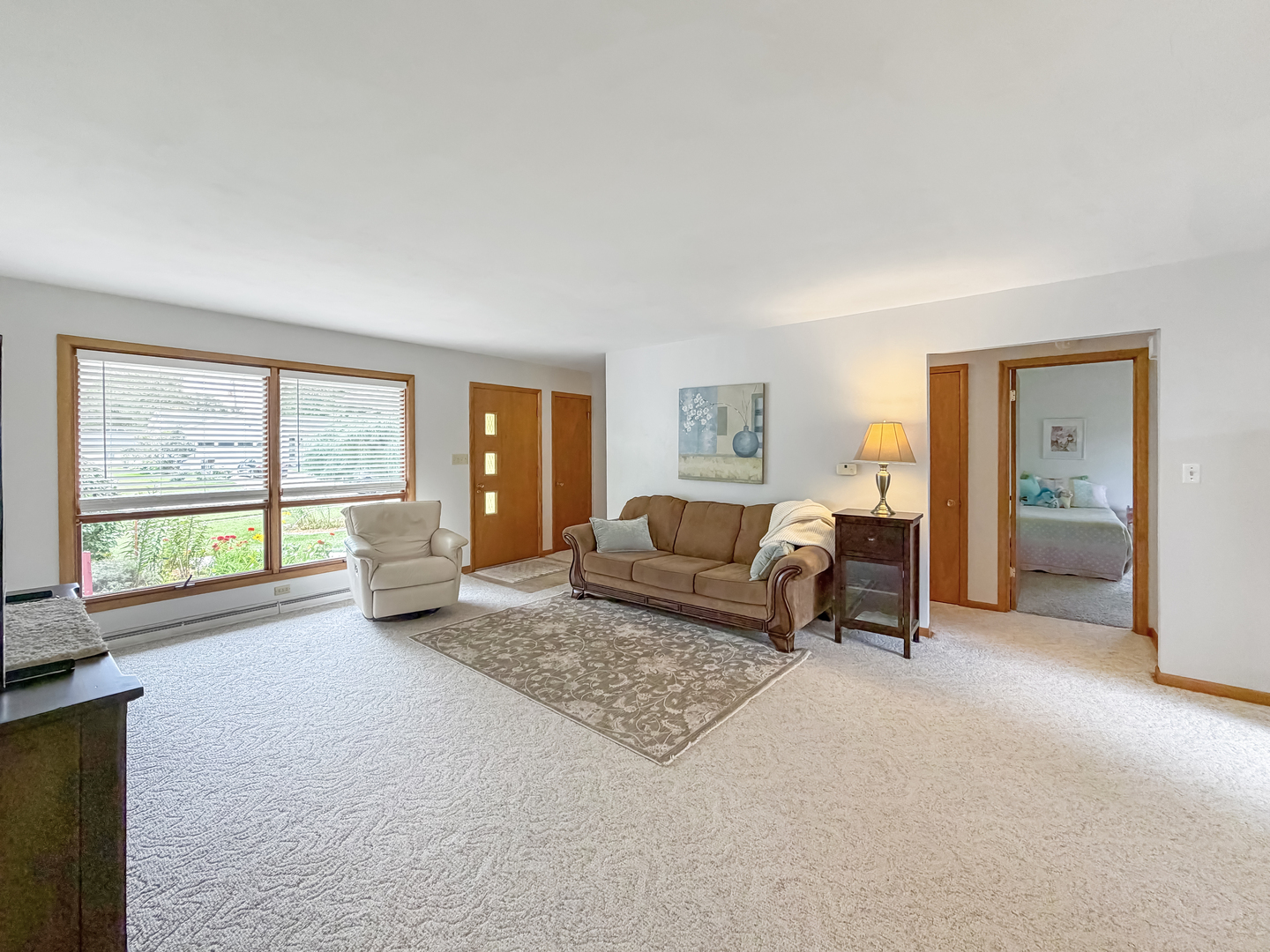 1353 Empire Court Property Photo 4