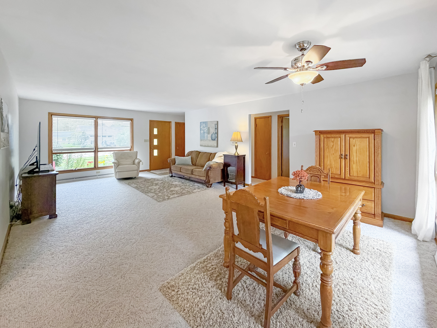 1353 Empire Court Property Photo 8