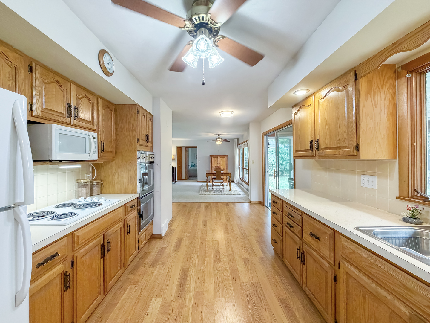 1353 Empire Court Property Photo 14