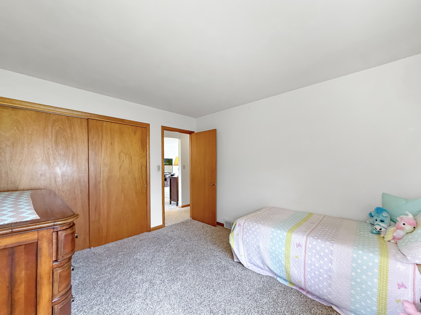 1353 Empire Court Property Photo 33