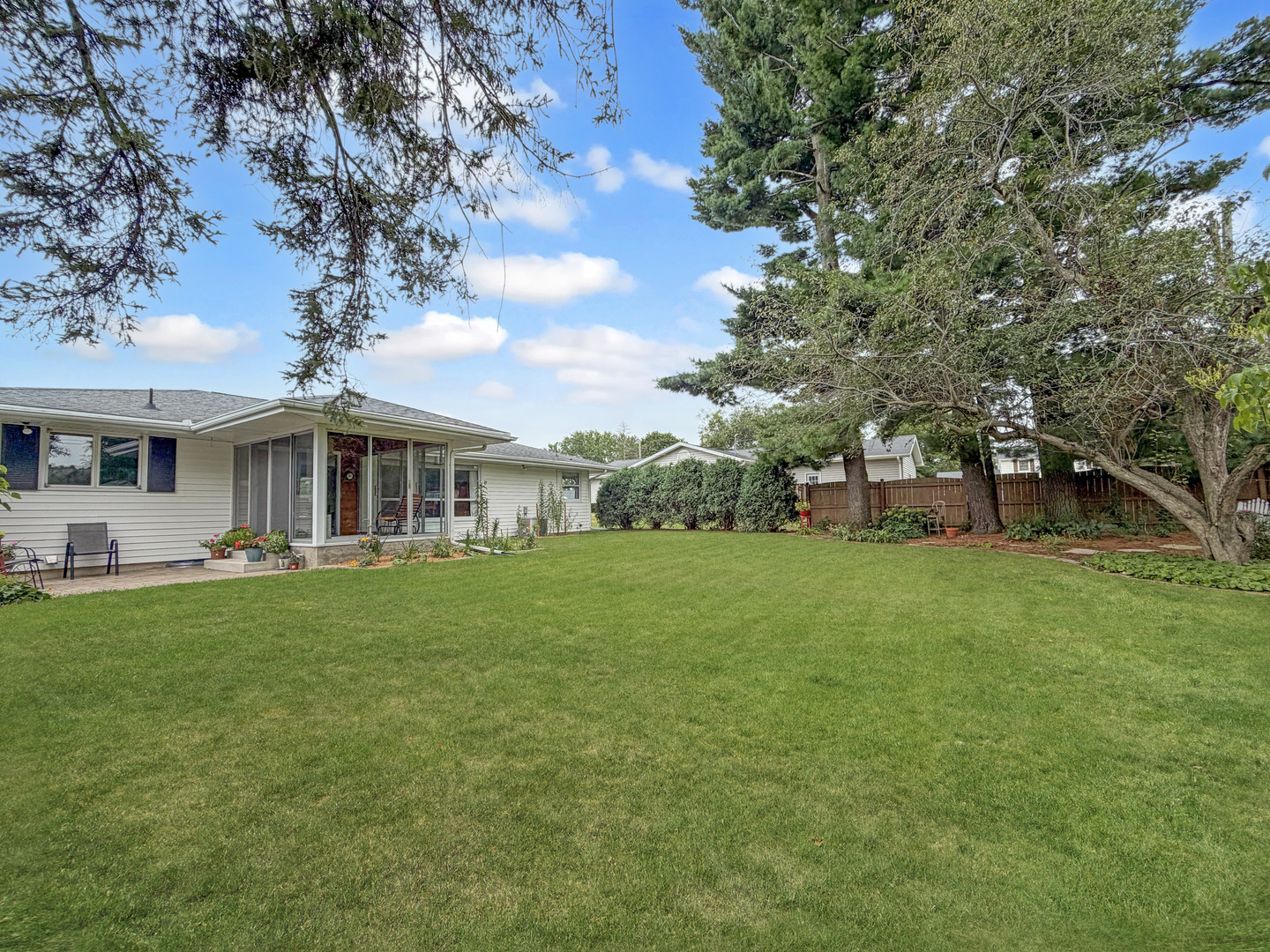 1353 Empire Court Property Photo 46