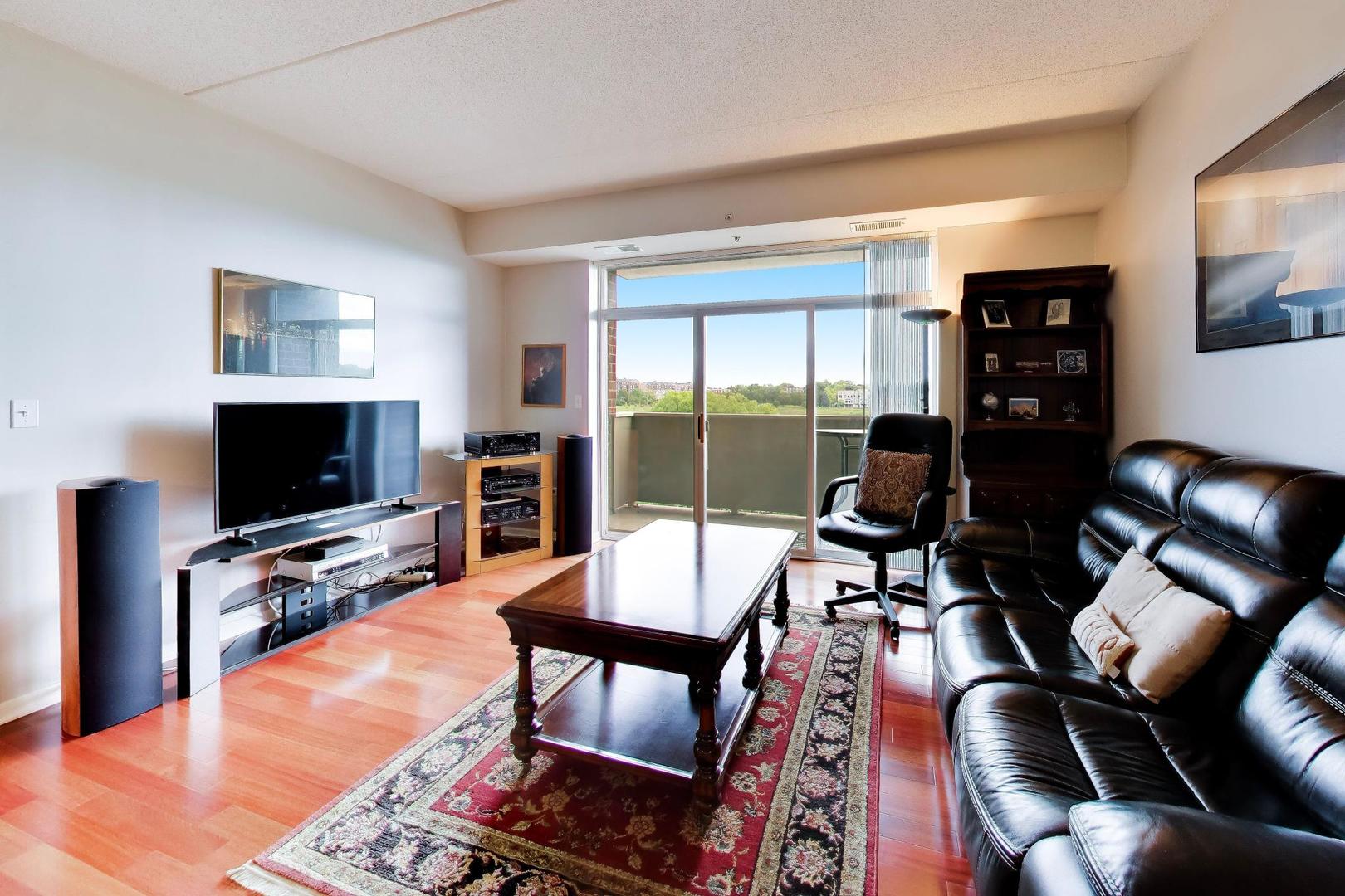 77 N Quentin Road 311 Property Photo 4