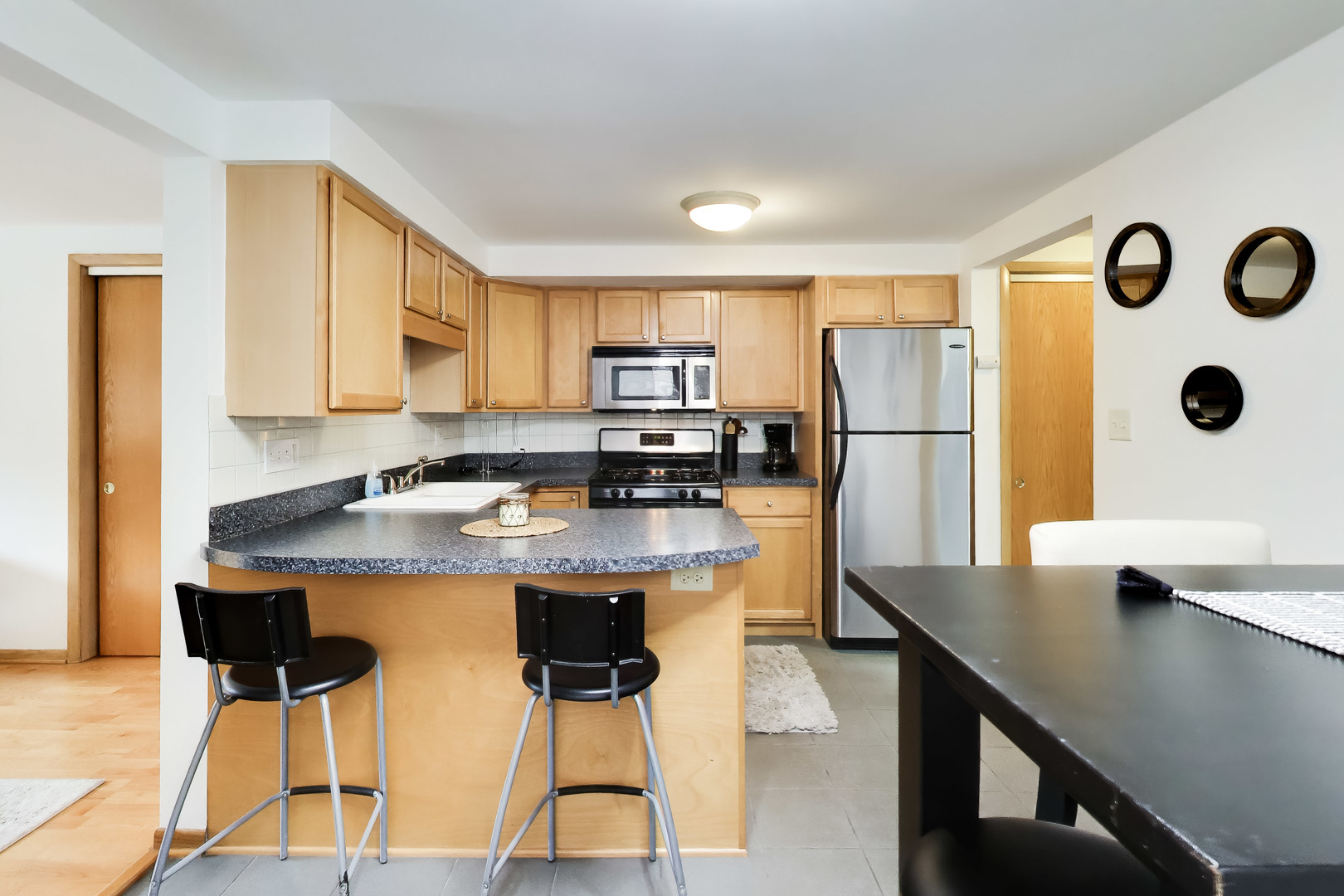 6845 N Northwest Highway 1e Property Photo 7