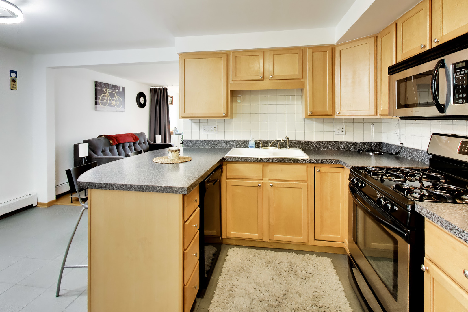 6845 N Northwest Highway 1e Property Photo 8