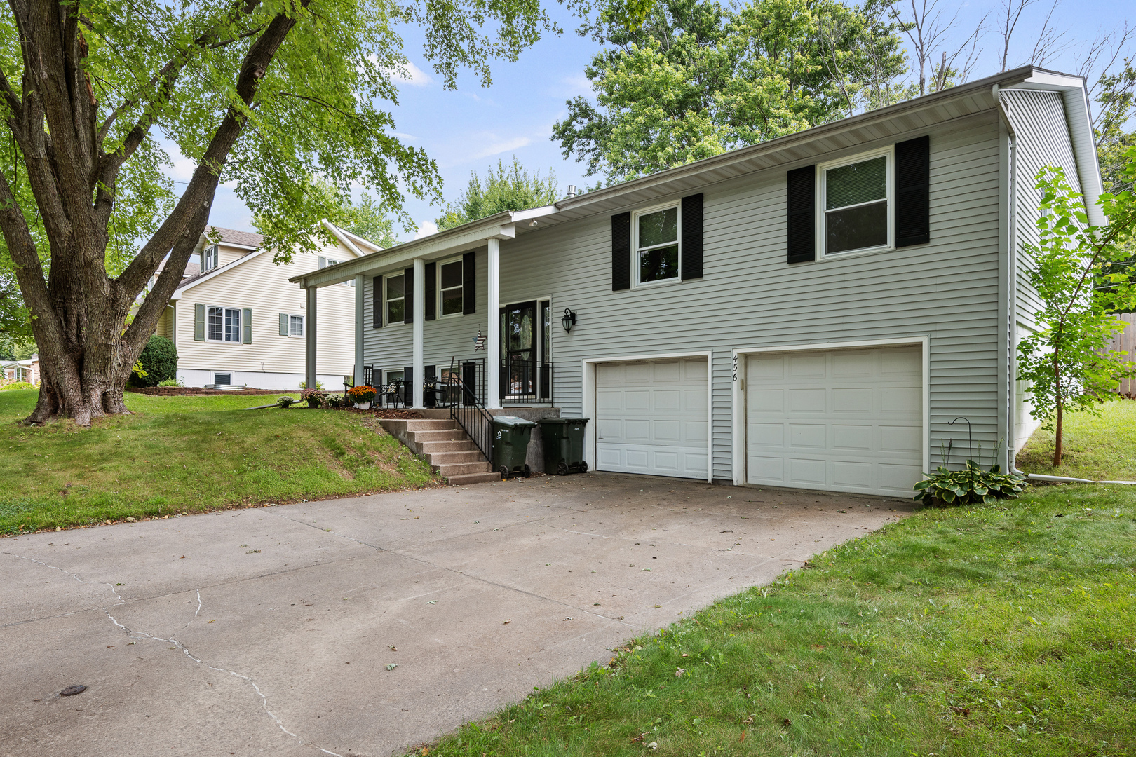 456 Oakwood Place Property Photo 1