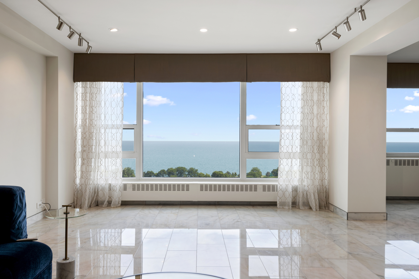 3180 N Lake Shore Drive 17f Property Photo 4