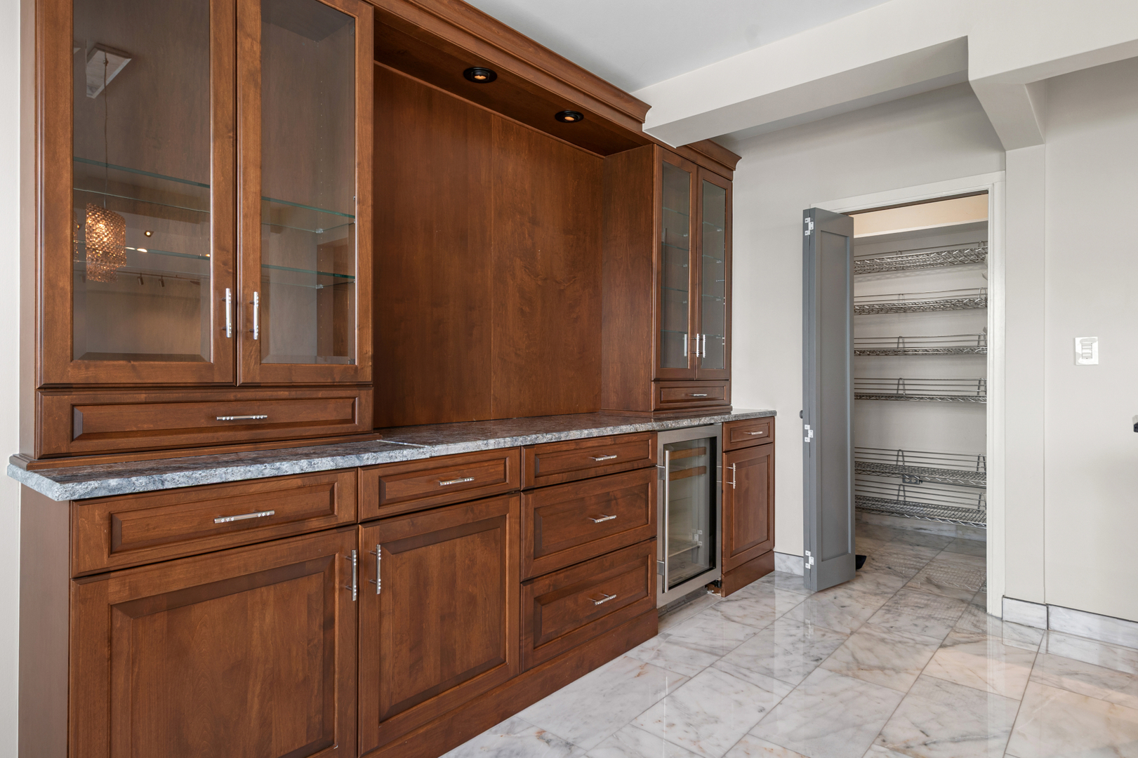 3180 N Lake Shore Drive 17f Property Photo 12