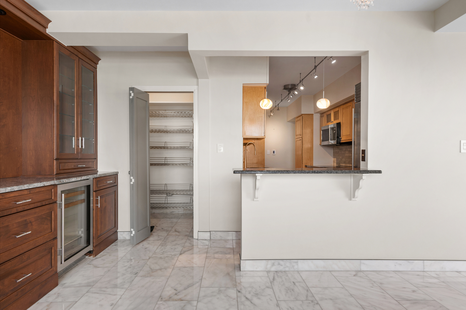 3180 N Lake Shore Drive 17f Property Photo 13