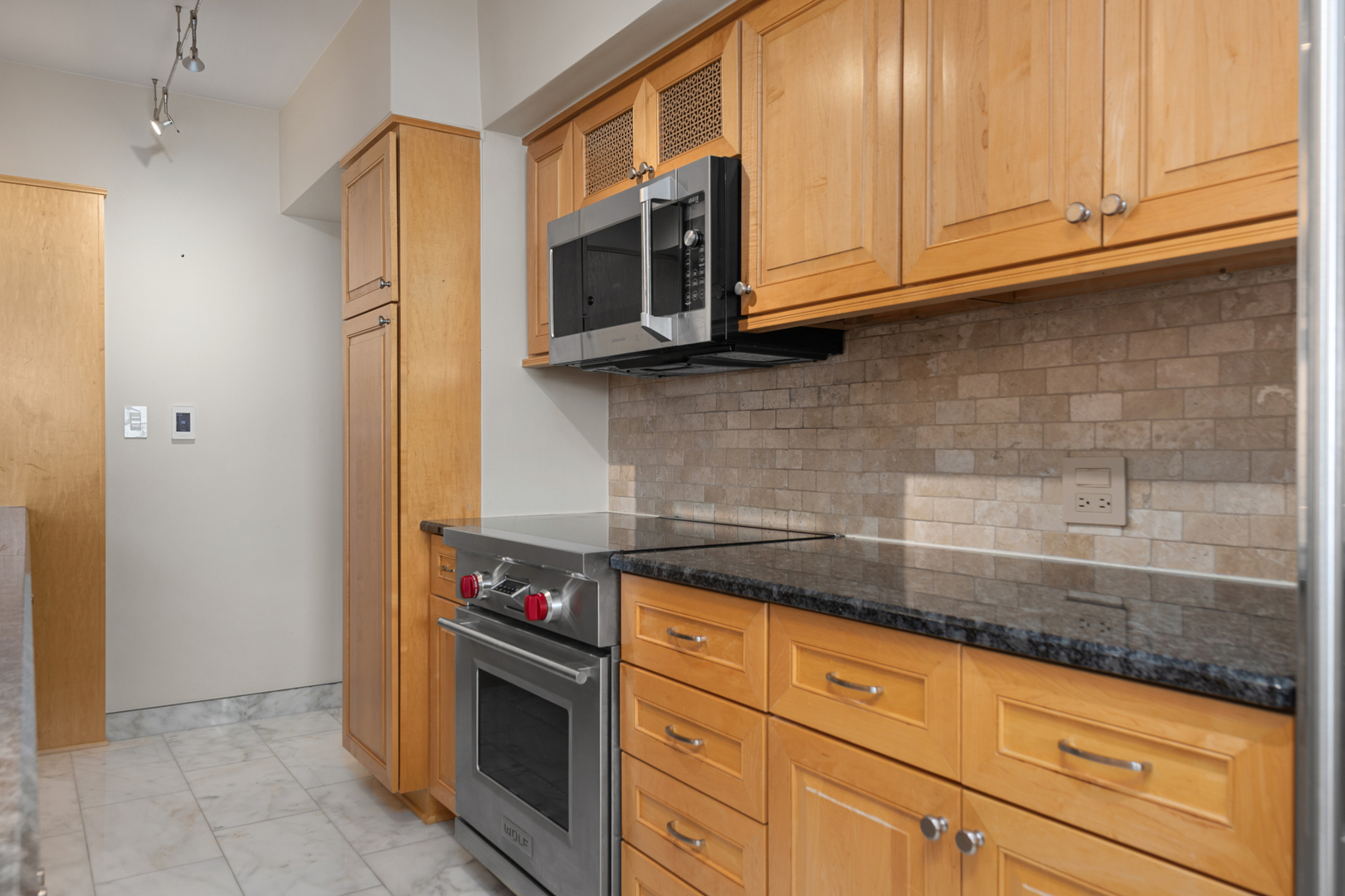 3180 N Lake Shore Drive 17f Property Photo 15