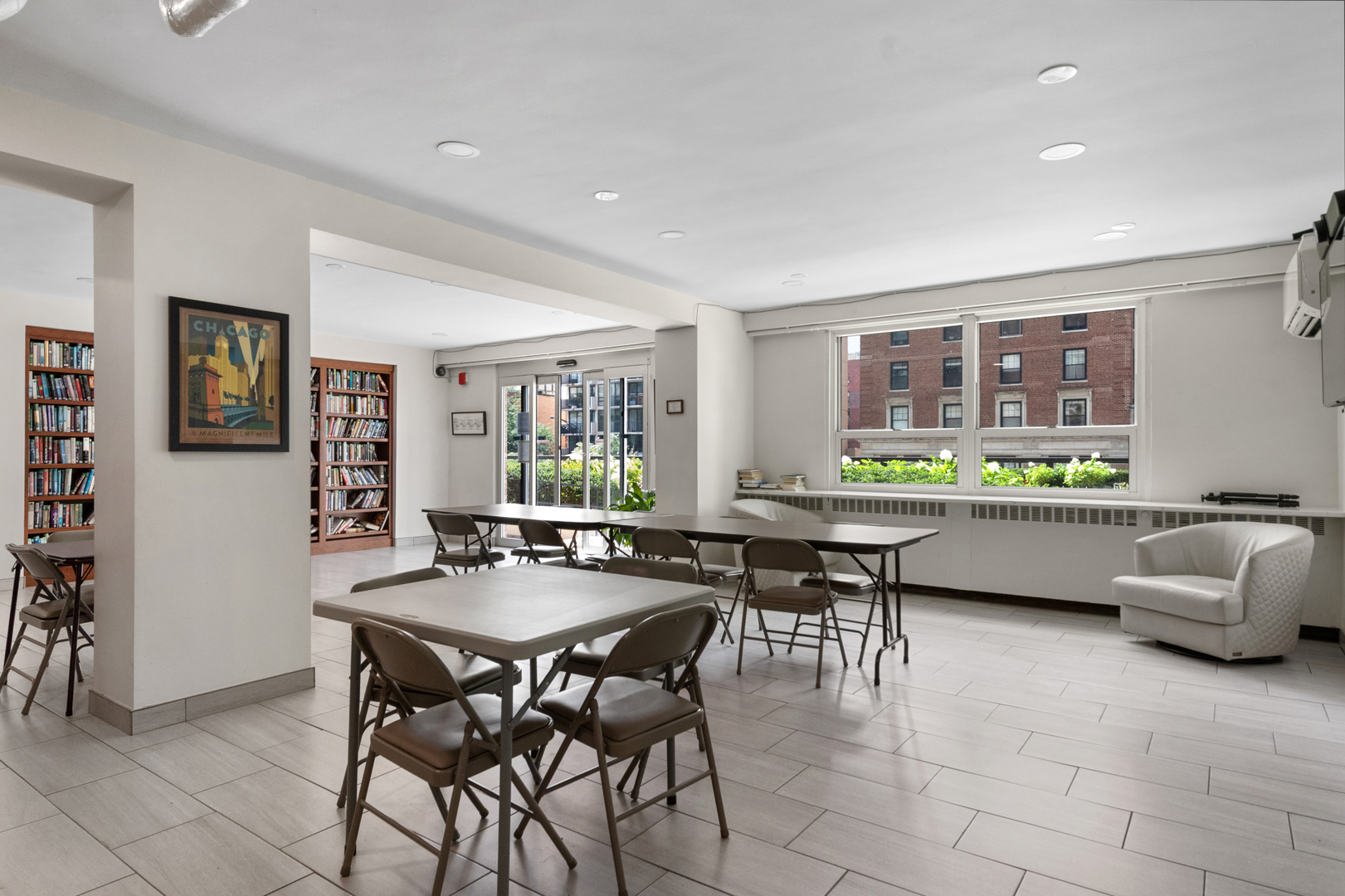 3180 N Lake Shore Drive 17f Property Photo 26