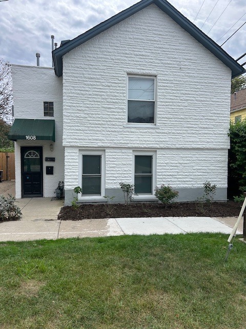 1608 Greenleaf Street Property Photo 3