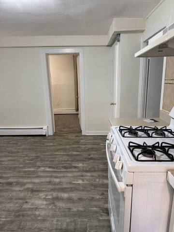 1608 Greenleaf Street Property Photo 7