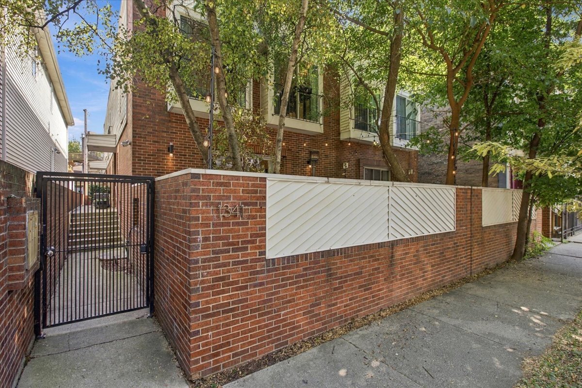 1341 N Wolcott Avenue A Property Photo 1