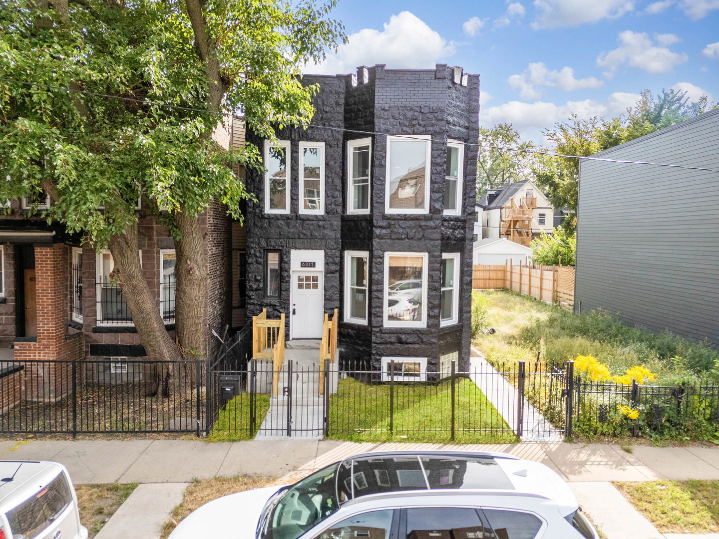 6317 S Eberhart Avenue Property Photo 1
