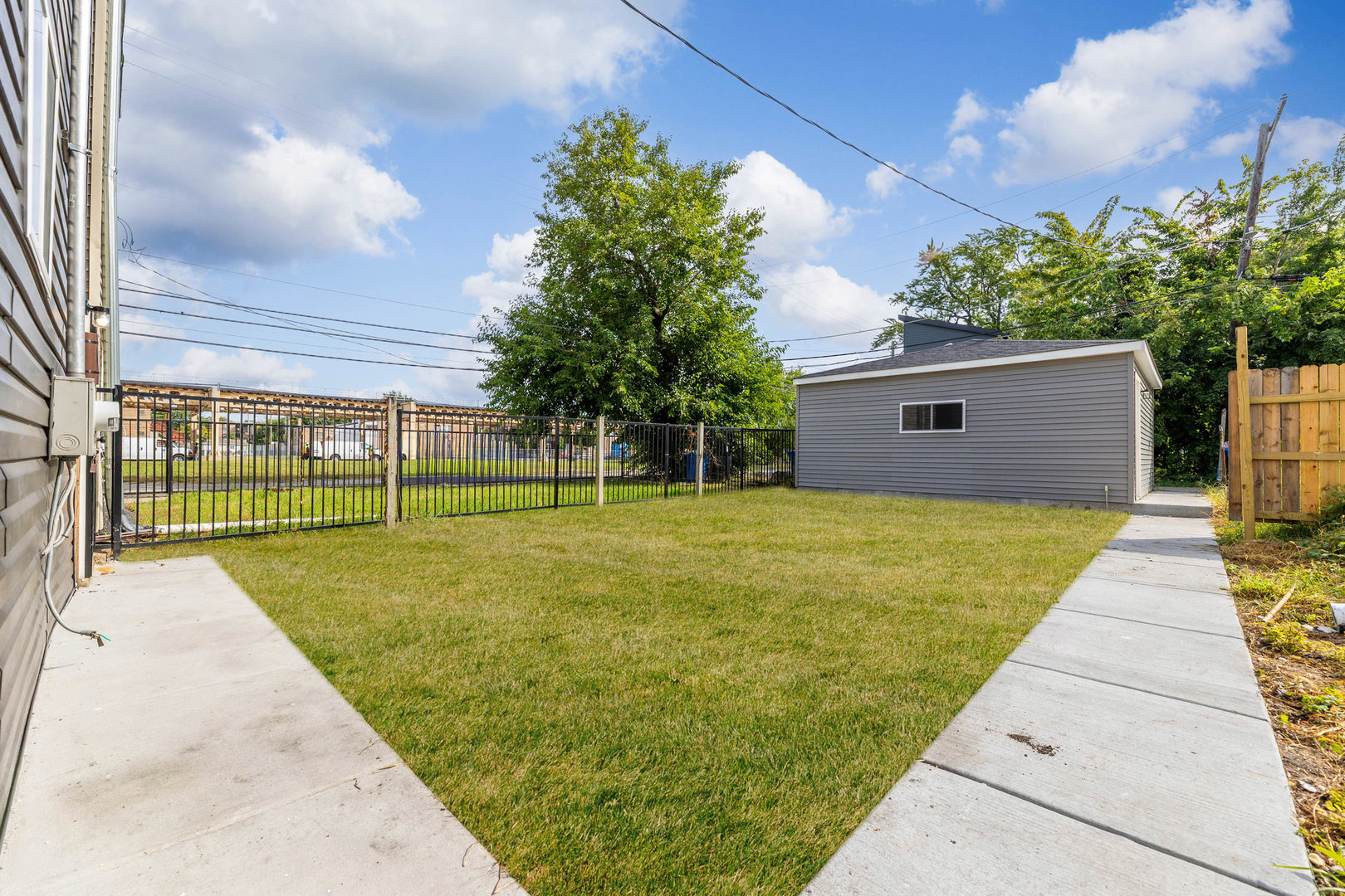 6317 S Eberhart Avenue Property Photo 23