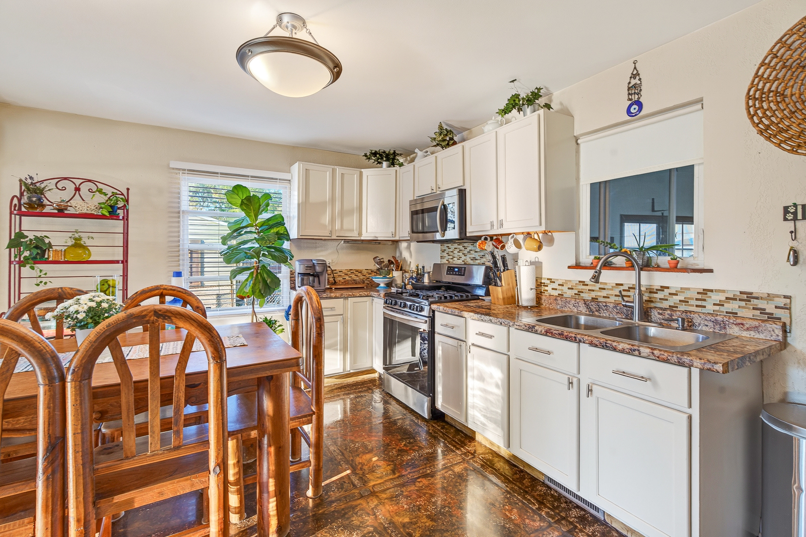22311 Merrill Avenue Property Photo 11