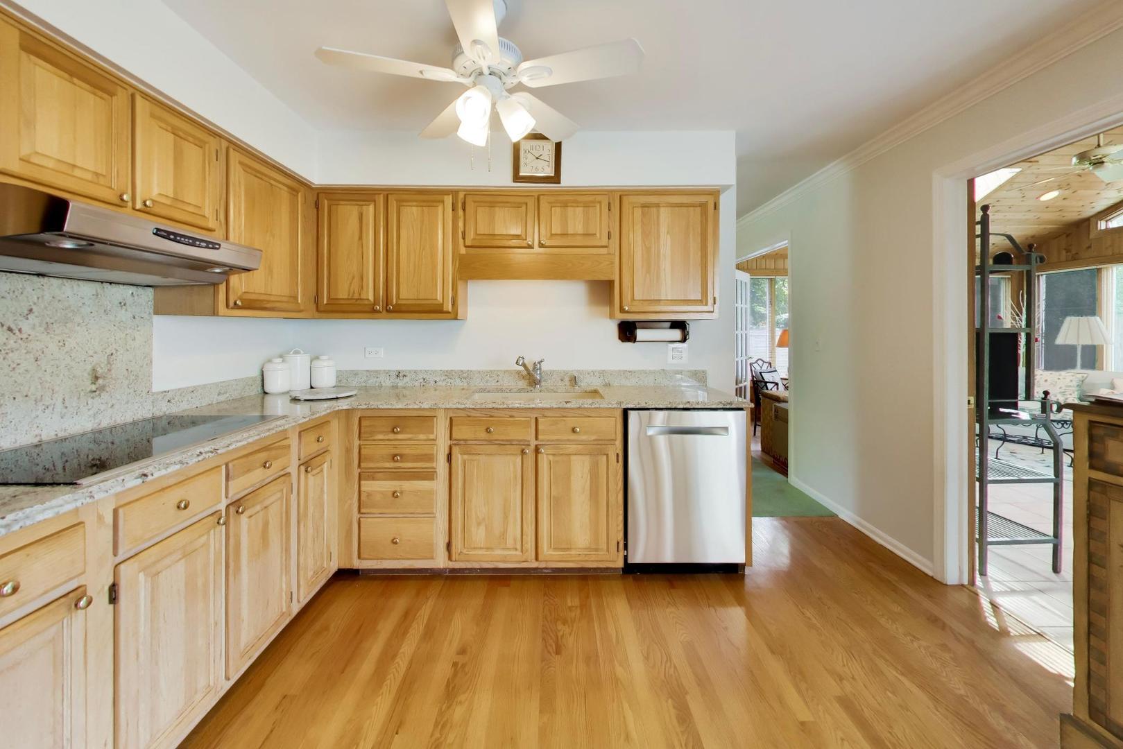 707 E Monterey Road Property Photo 3
